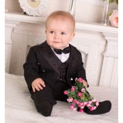 Einen schicken Baby Anzug braucht jeder kleine Junge | Festtagskinder.de